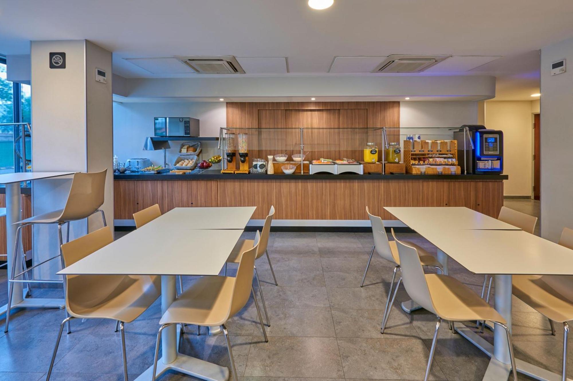 都市快车萨尔蒂洛诺特酒店 外观 照片